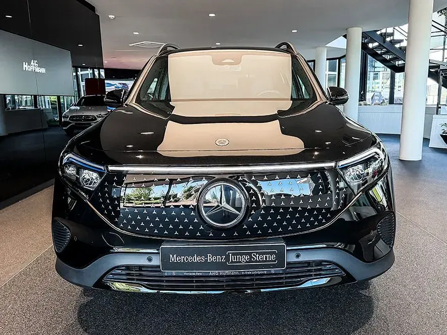 Gebraucht Mercedes EQB350 Night 214 kW (292 PS) 2025 Schwarz SUV