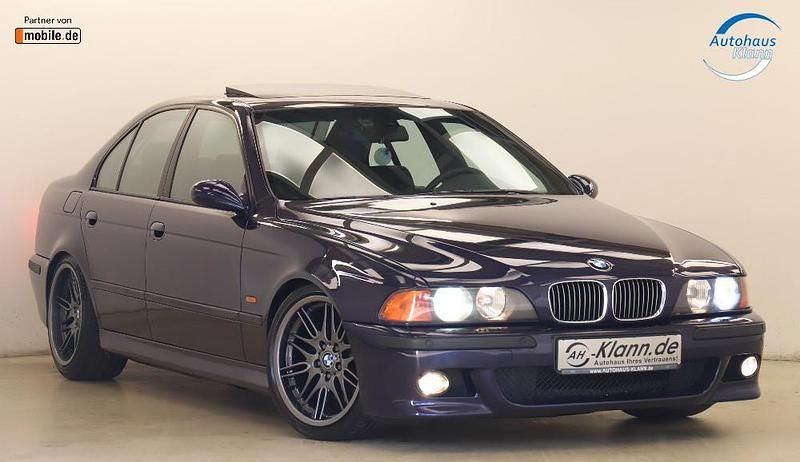 Blau Gebraucht 1996 BMW 540 Limousine | 29.999 € - Bild 1/4