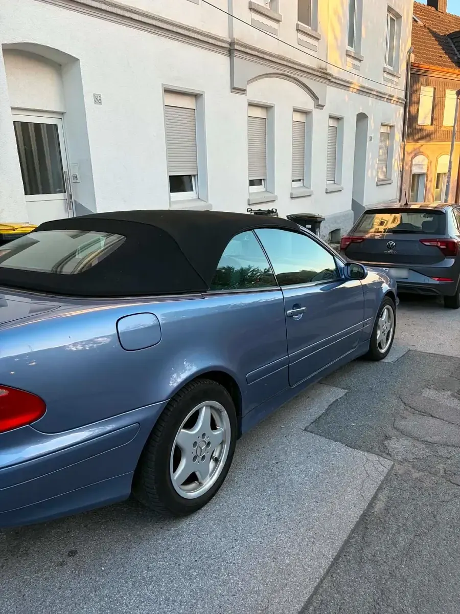 Gebraucht Mercedes CLK200 Elegance 163 PS (119 kW) 2001 Blau Cabrio