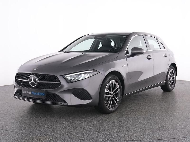 Gebraucht Mercedes A250 Progressive 218 PS (160 kW) 2025 Grau Limousine