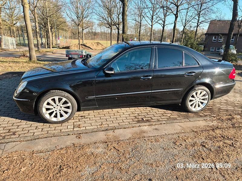 Gebraucht Mercedes 220 150 PS (110 kW) 2004 Schwarz Limousine