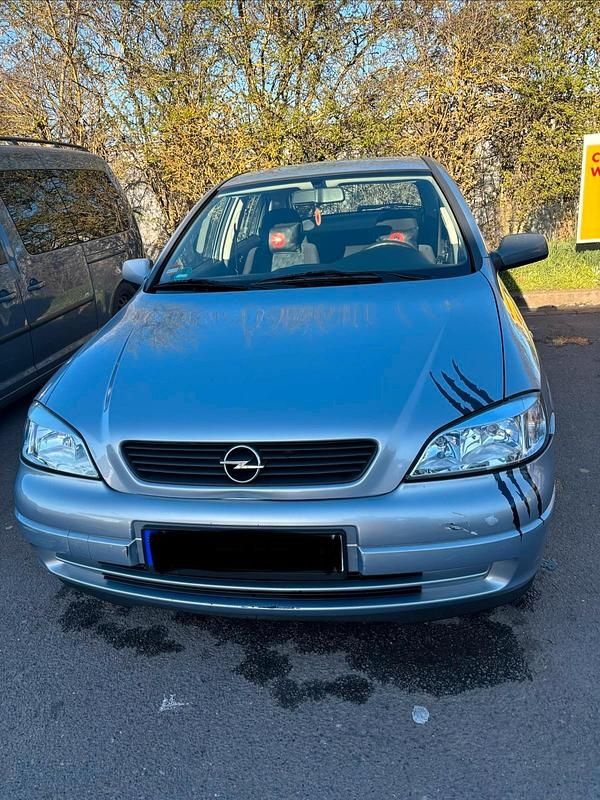 Usata Opel Astra 101 CV (74 kW) 2000 Argento Berlina