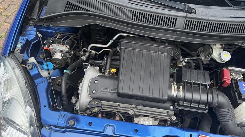Blau Gebraucht 2005 Suzuki Swift Limousine | 4.000 € (Etwas zu teuer) - Bild 1/4