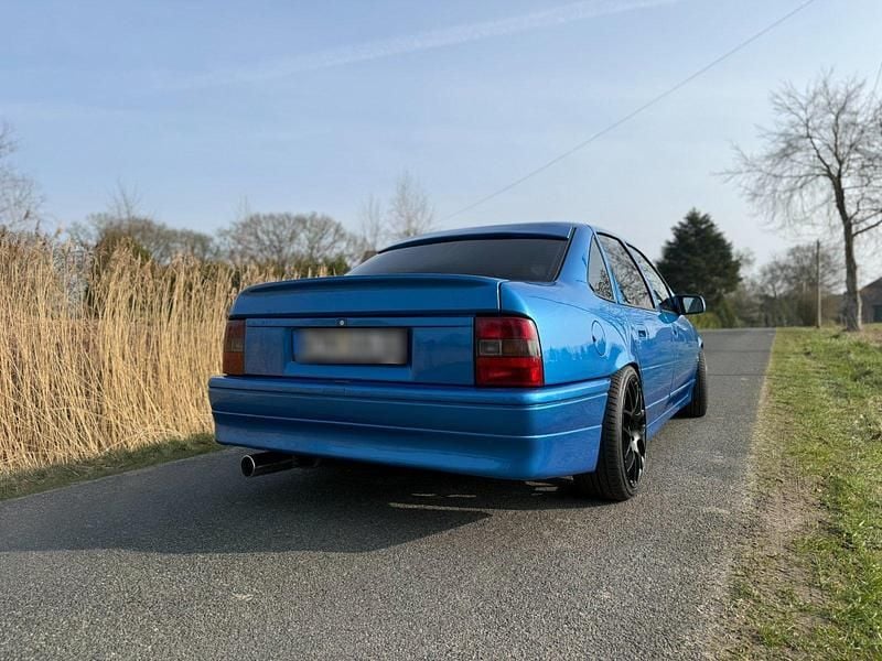 Gebraucht Opel Vectra 227 PS (166 kW) 1993 Blau Limousine