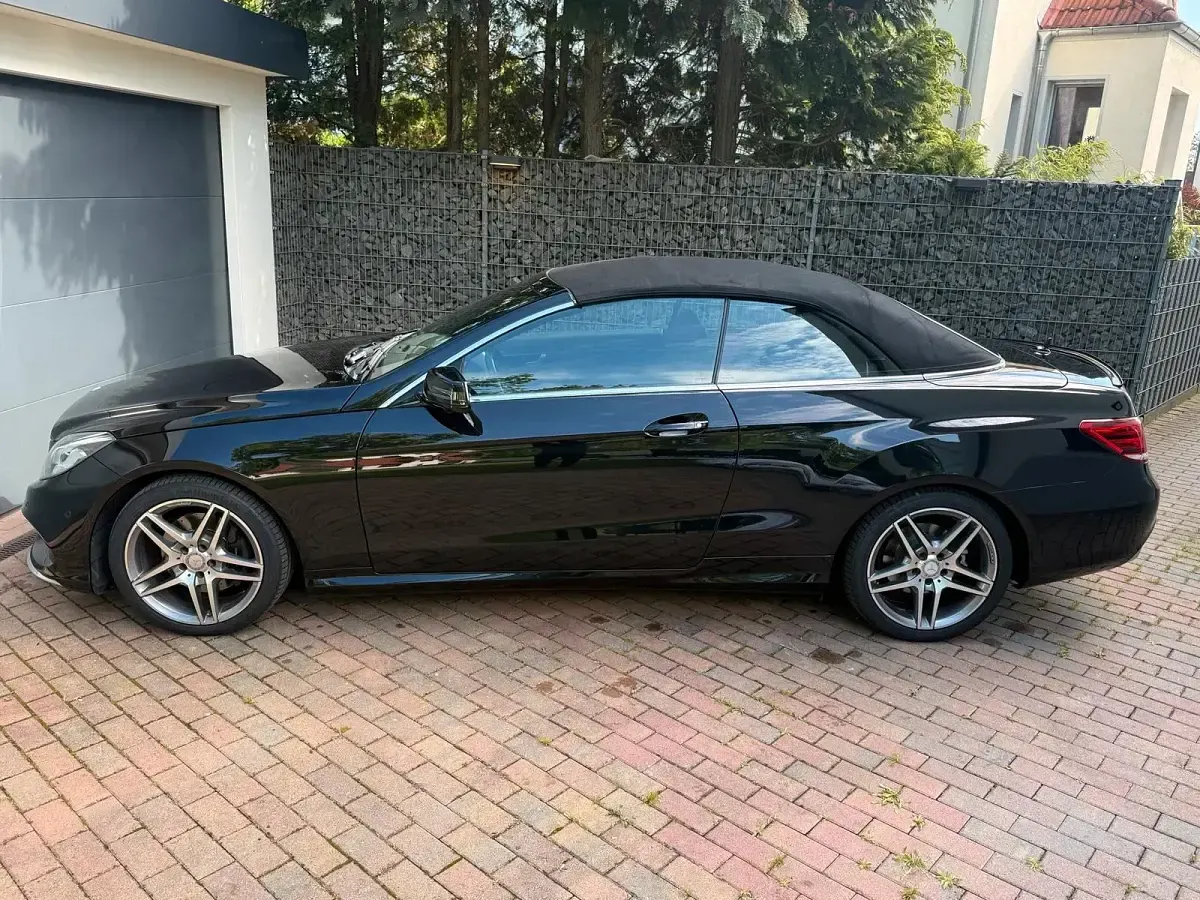 Gebraucht Mercedes E200 AMG 184 PS (135 kW) 2016 Schwarz Cabrio