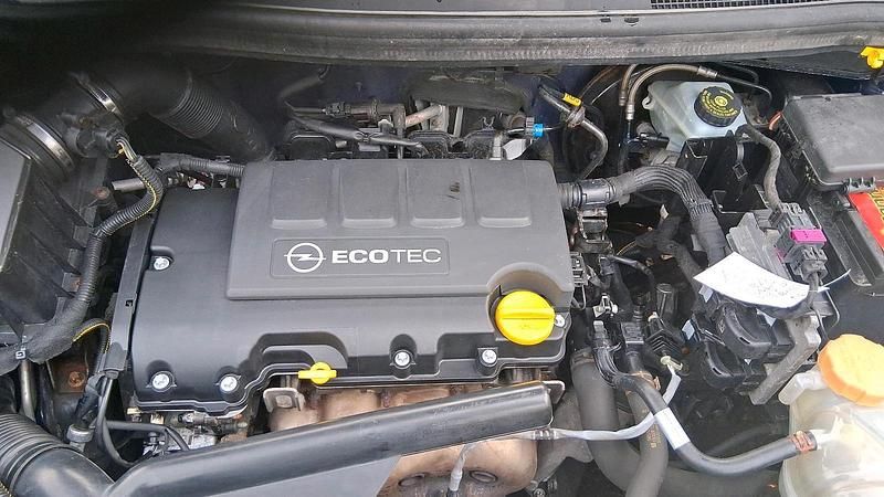 Używany Opel Corsa 69 KM (50 kW) 2013 Niebieski Hatchback