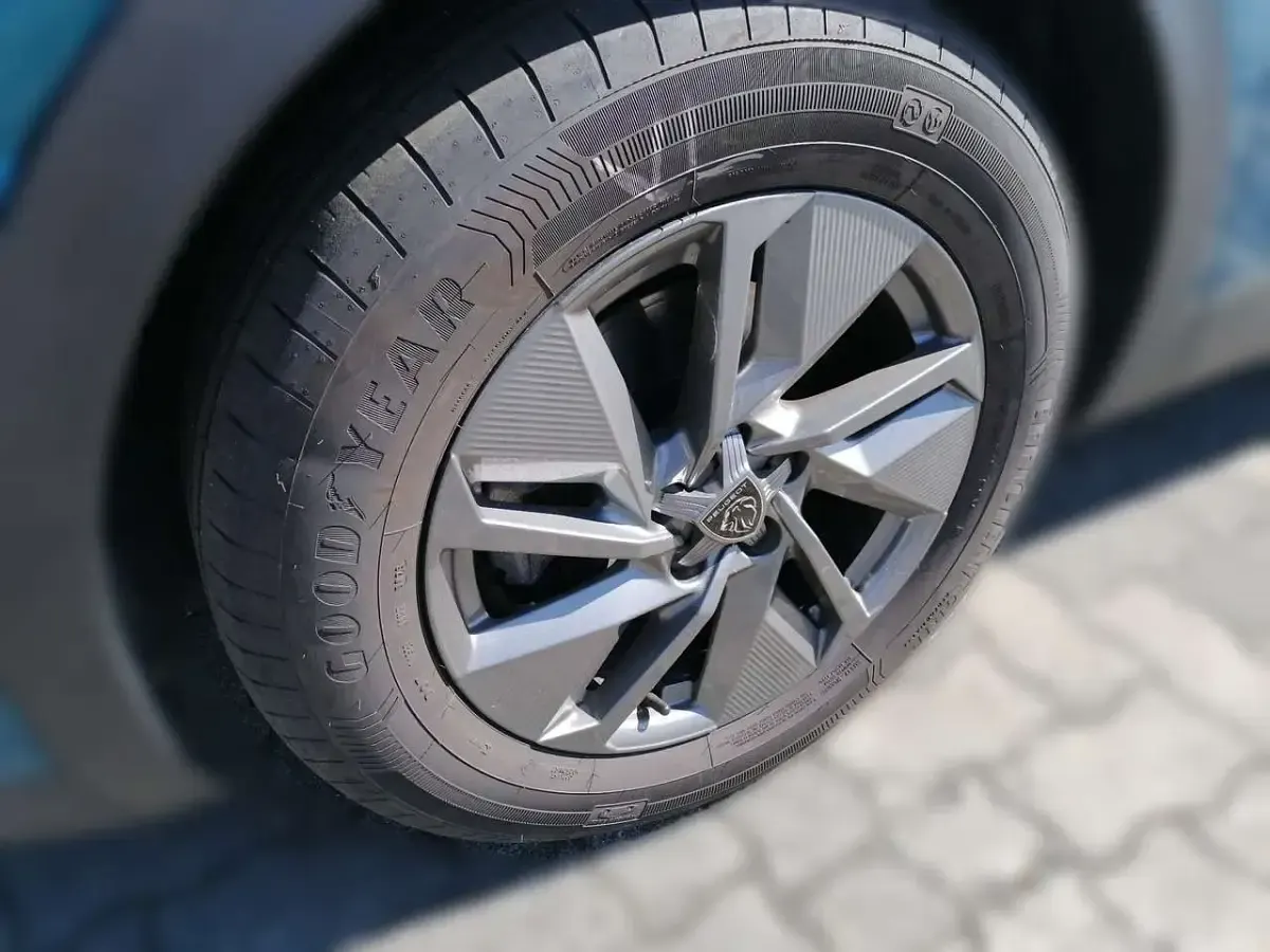 Gebraucht Peugeot 408 Allure 131 PS (96 kW) 2024 Blau SUV