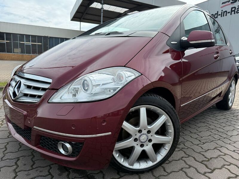 Rot Gebraucht 2010 Mercedes A180 Avantgarde Limousine | 2.390 € (Guter Preis) - Bild 1/4