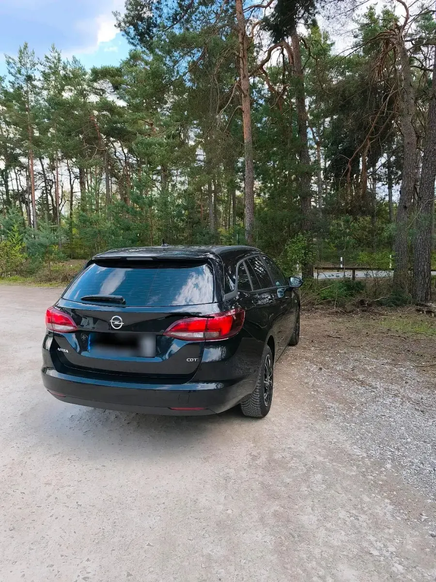Second-hand Opel Astra 95 CP (69 kW) 2017 Negru Break