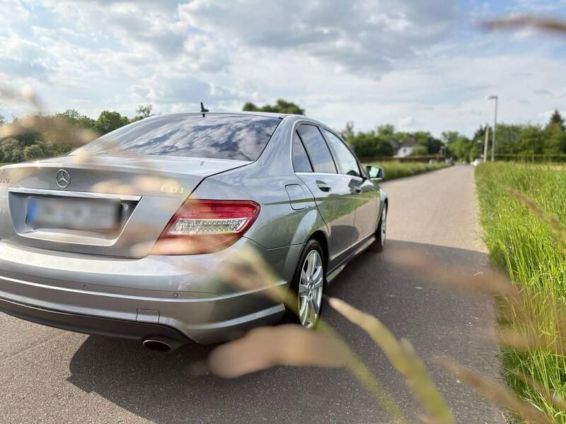 Grau Gebraucht 2010 Mercedes C350 AMG Limousine | 8.700 € (Guter Preis) - Bild 1/4