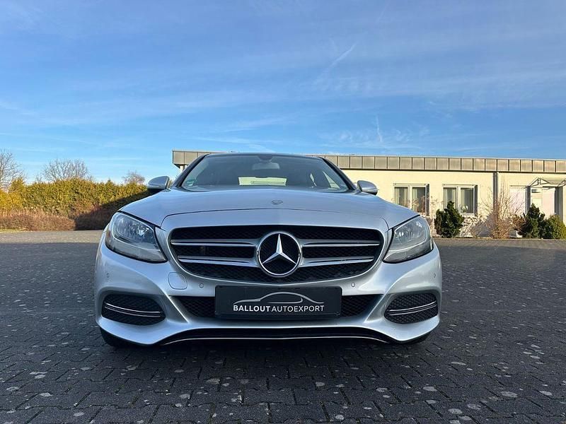 Gebraucht Mercedes C180 156 PS (114 kW) 2014 Silber Limousine