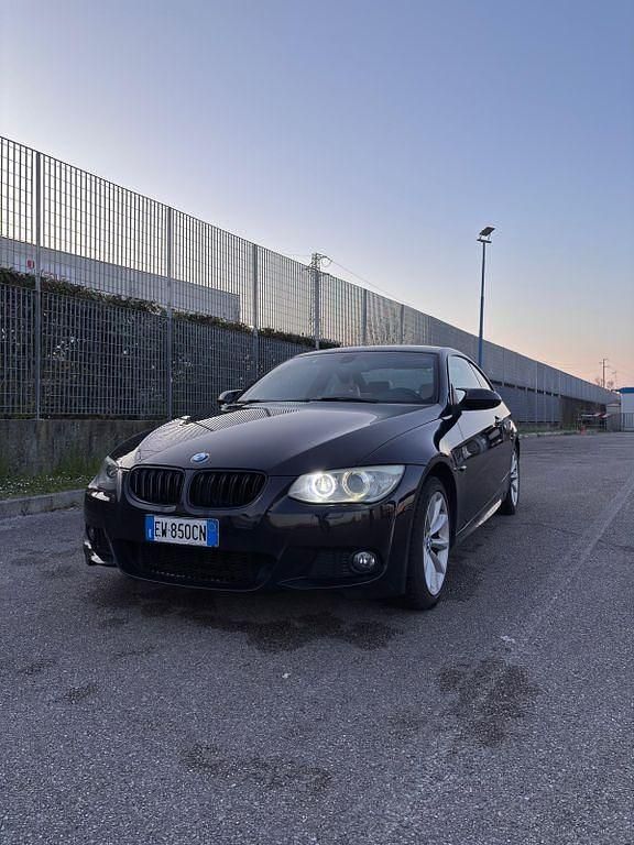 Gebraucht BMW 320 Performance 184 PS (135 kW) 2010 Schwarz Coupé