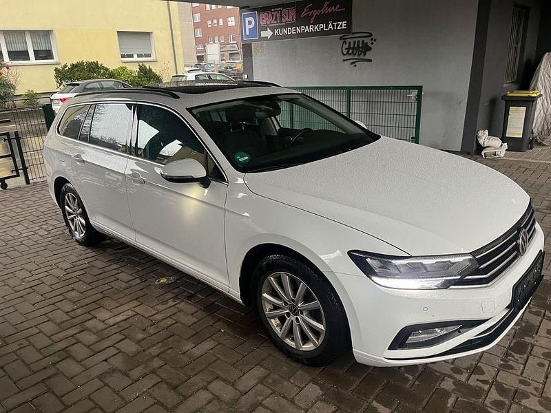 Gebraucht VW Passat 150 PS (110 kW) 2020 Weiß Limousine