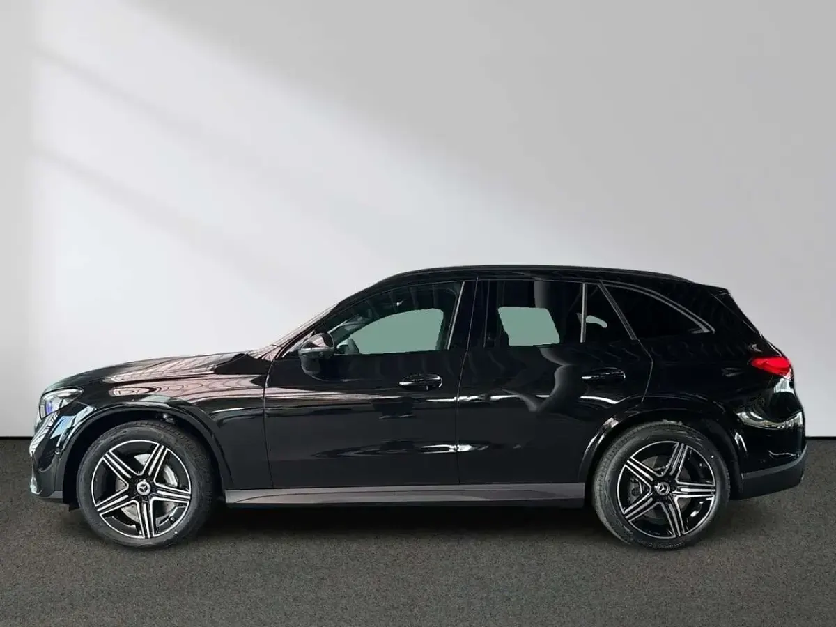 Gebraucht Mercedes GLC450 AMG 367 PS (269 kW) 2026 Lack obsidianschwarz met SUV