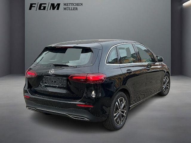 Gebraucht Mercedes B200 163 PS (119 kW) 2024 Van / Kleinbus