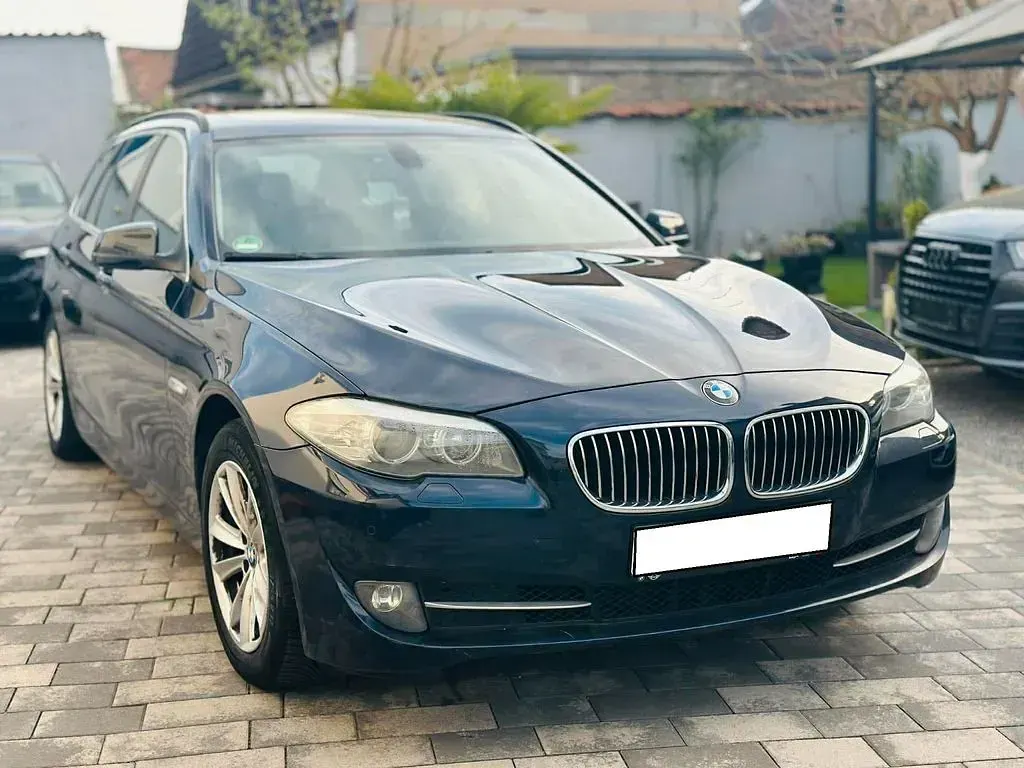 Gebraucht BMW 525 205 PS (150 kW) 2011 Blau Kombi