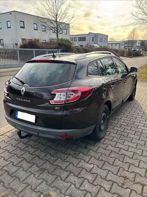 Gebraucht Renault Mégane III Bose Edition 131 PS (96 kW) 2014 Braun Limousine