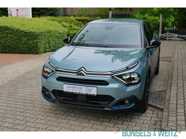 Gebraucht Citroën e-C4 Shine 100 kW (136 PS) 2022 Blau metallic Limousine