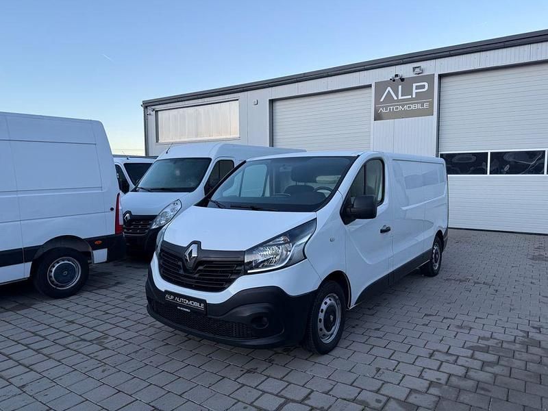 Gebraucht Renault Trafic 121 PS (88 kW) 2018 Weiß Van / Kleinbus