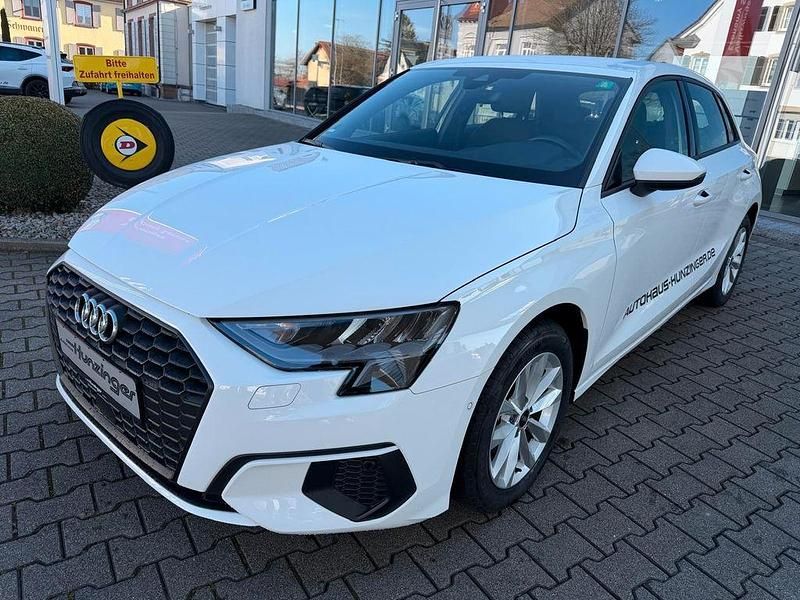 Gebraucht Audi A3 150 PS (110 kW) 2024 Weiß Limousine
