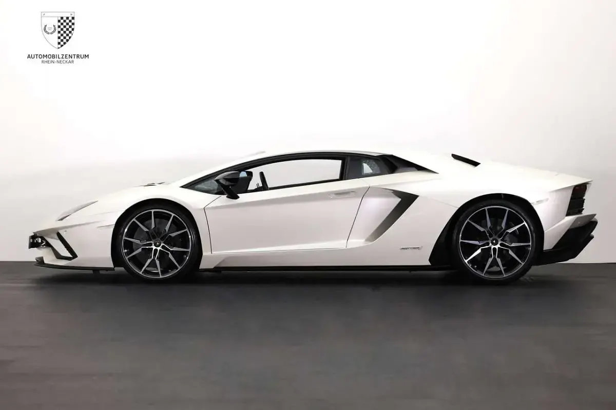 Gebraucht Lamborghini Aventador 741 PS (545 kW) 2017 Balloon white Coupé
