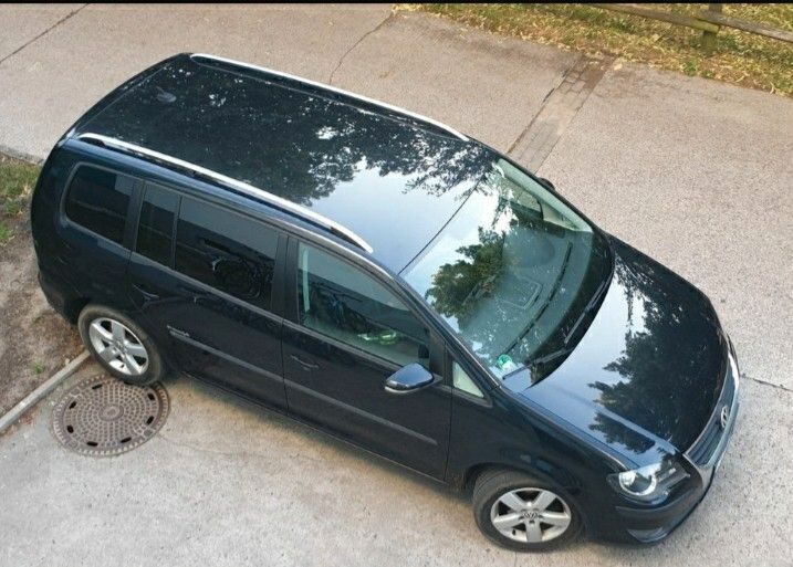 Gebraucht VW Touran Freestyle 140 PS (102 kW) 2010 Schwarz Van / Kleinbus
