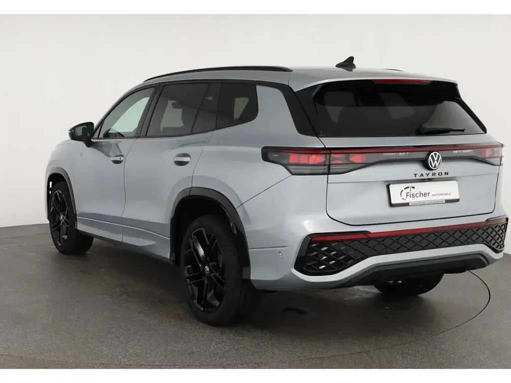 Neu VW Tayron R-line 193 PS (141 kW) 2025 Oyster silver metallic SUV