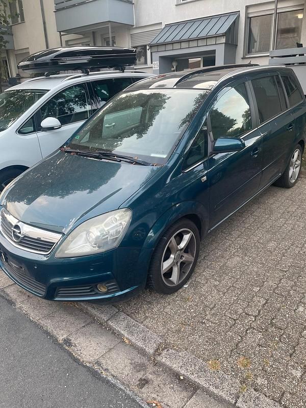 Grün Gebraucht 2008 Opel Zafira Van / Kleinbus | 1.750 € (Superpreis) - Bild 1/4