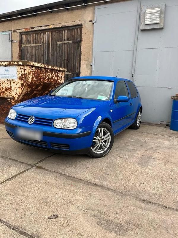 Blau Gebraucht 2001 VW Golf IV Edition Kleinwagen | 1.200 € (Superpreis) - Bild 1/4