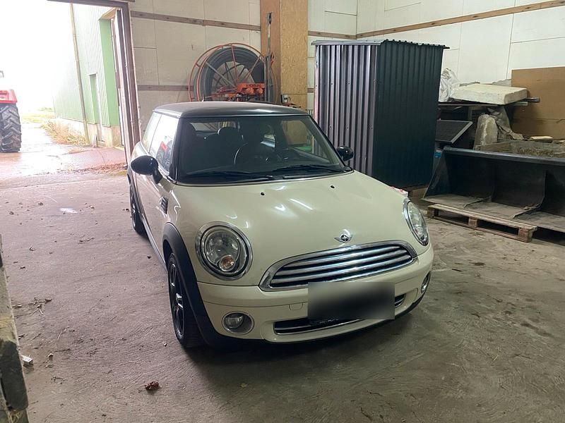 Weiß Gebraucht 2007 Mini Cooper Coupé Coupé | 1.600 € (Superpreis) - Bild 1/4