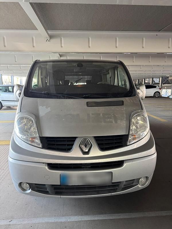 Gebraucht Renault Trafic 2010 Silber Van / Kleinbus