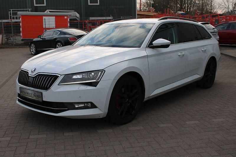 Gebraucht Skoda Superb Ambition 150 PS (110 kW) 2016 Weiß Kombi