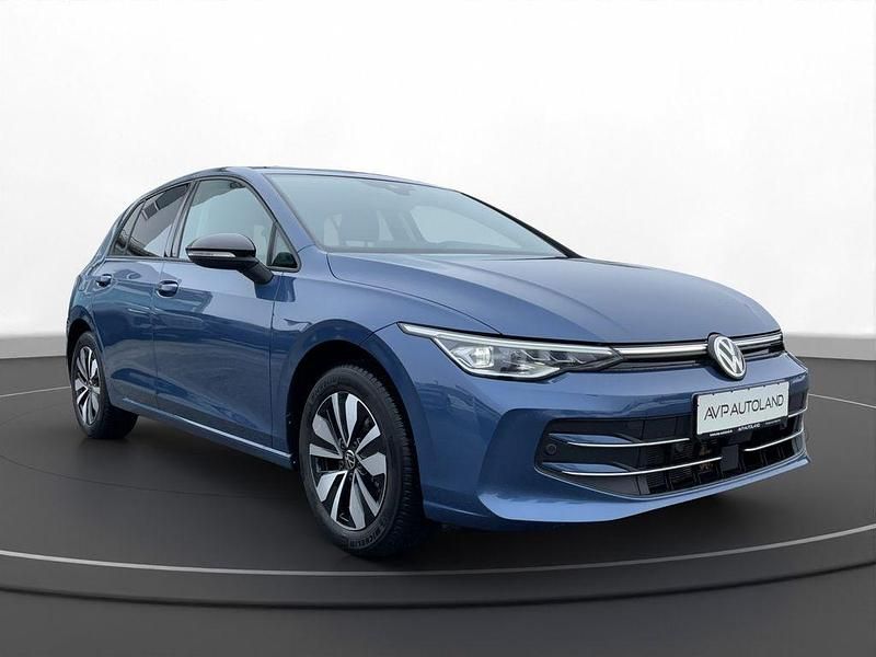 Gebraucht VW Golf VIII Goal 150 PS (110 kW) 2025 Anemonenblau Limousine