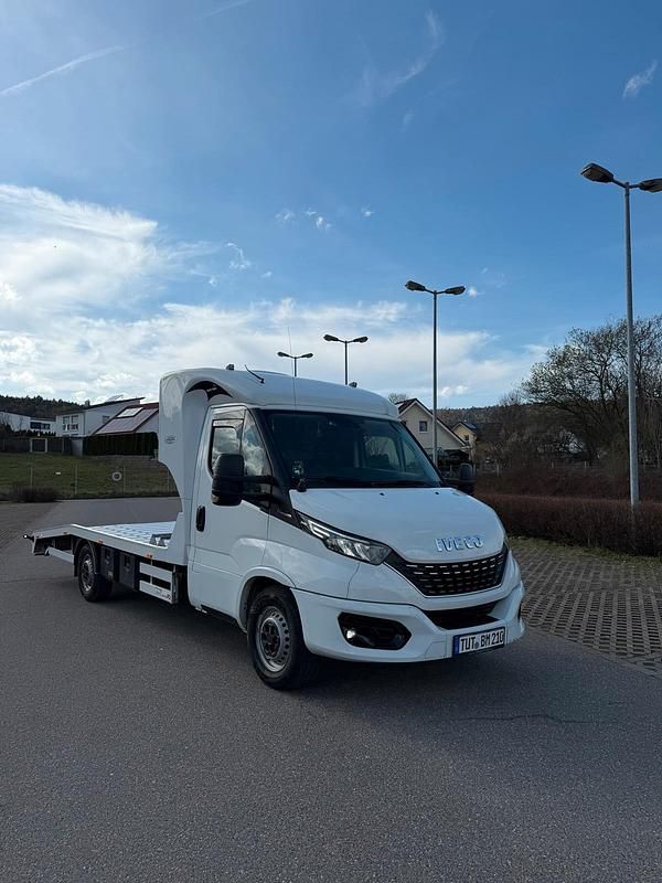 Gebraucht Iveco Daily 180 PS (132 kW) 2020 Weiß Van / Kleinbus