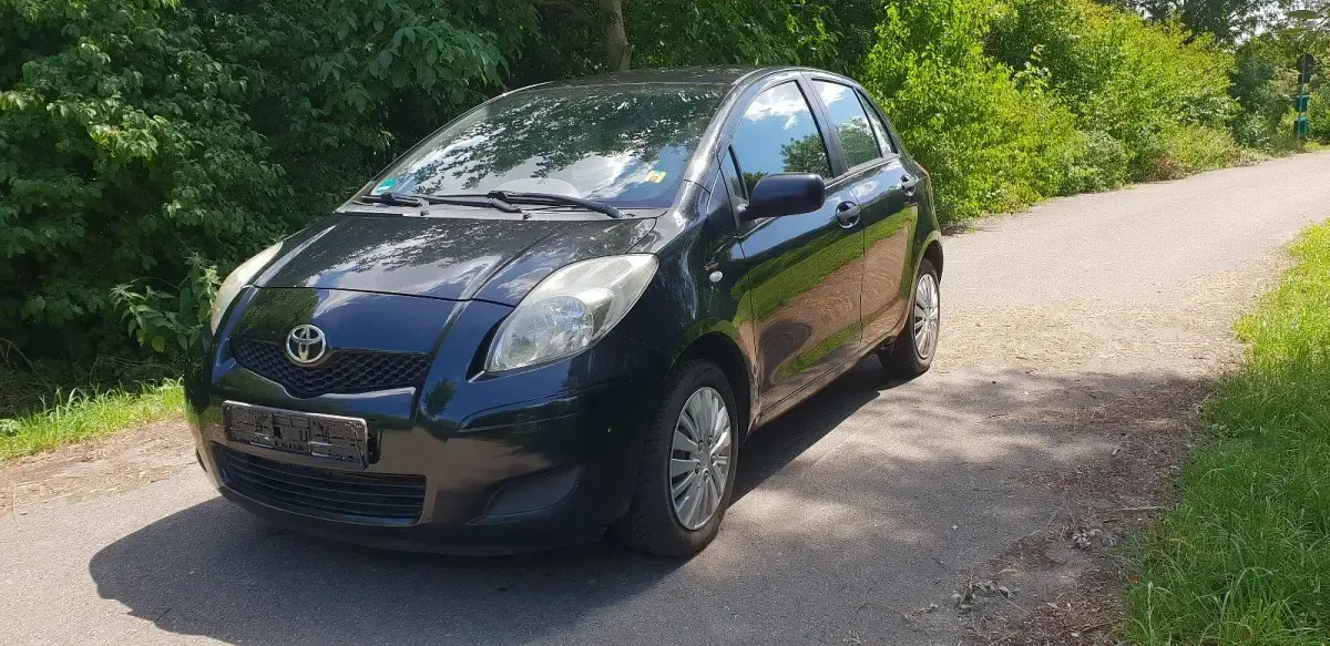 Gebraucht Toyota Yaris 69 PS (50 kW) 2009 Schwarz Kleinwagen