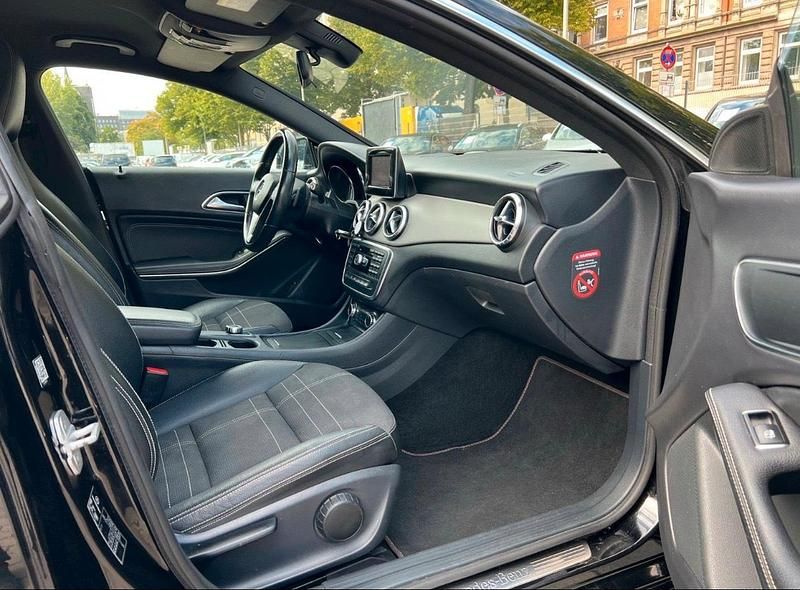 Gebraucht Mercedes CLA180 109 PS (80 kW) 2014 Schwarz Limousine