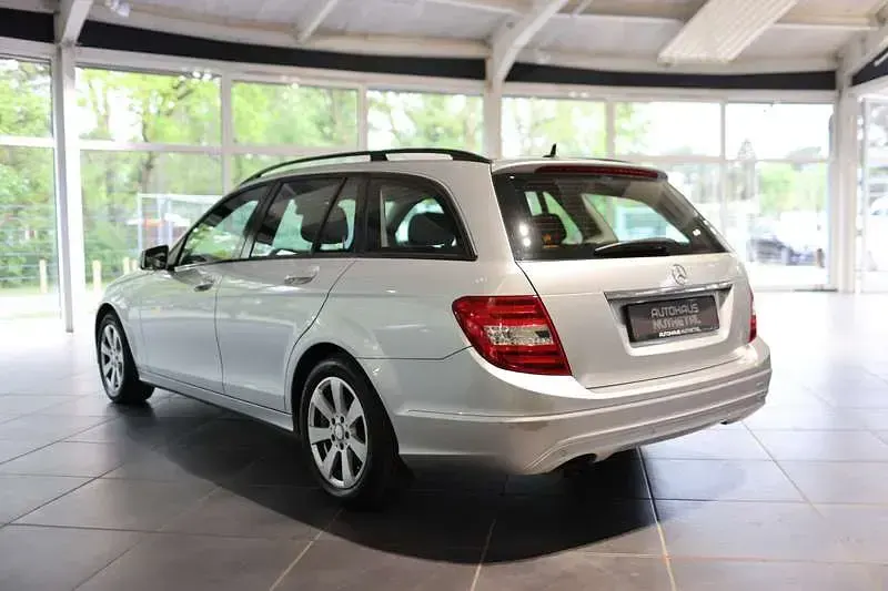 Second-hand Mercedes C200 136 CP (100 kW) 2014 Argintiu Break