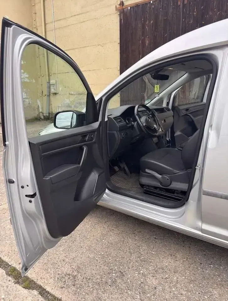 Gebraucht VW Caddy Maxi 102 PS (75 kW) 2017 Silber Van / Kleinbus