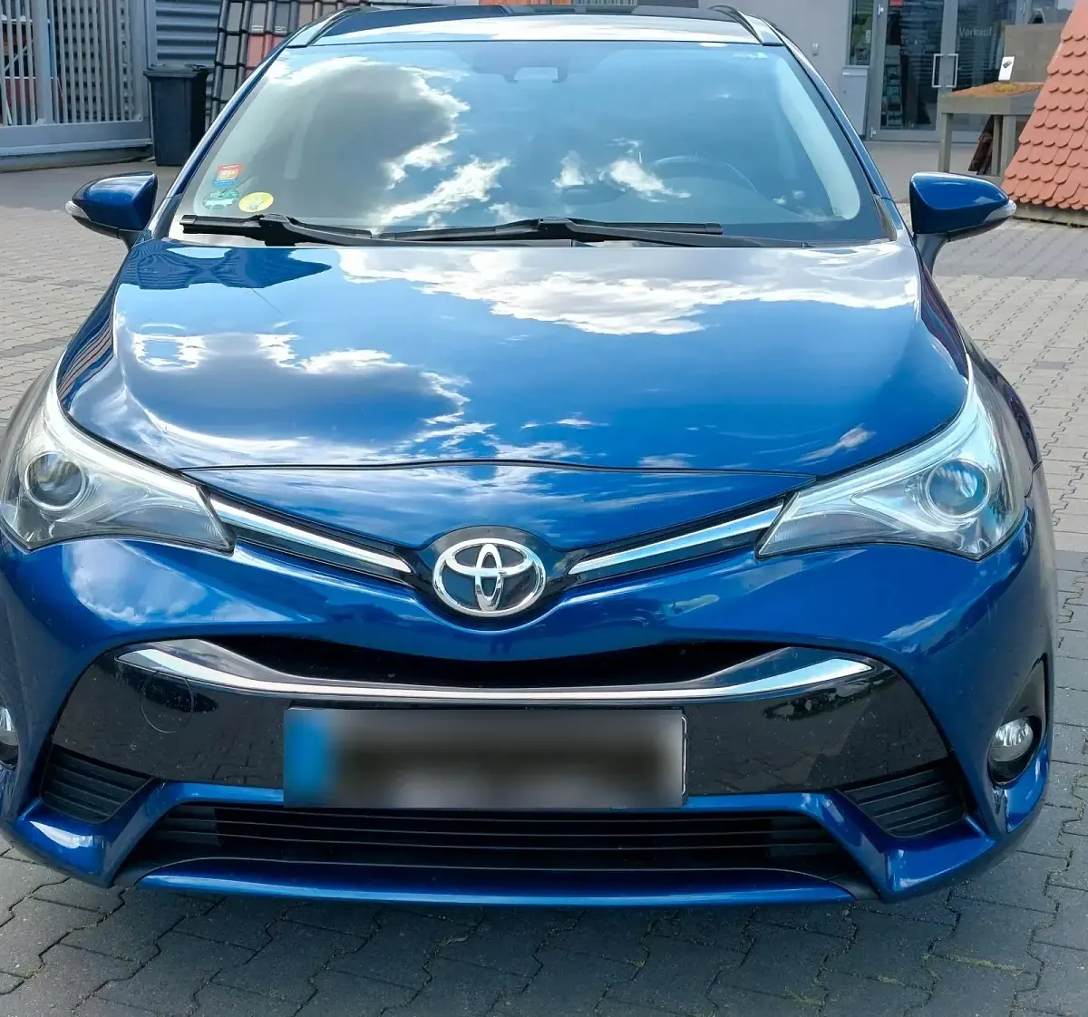 Gebraucht Toyota Avensis Edition-S 143 PS (105 kW) 2016 Blau Kombi
