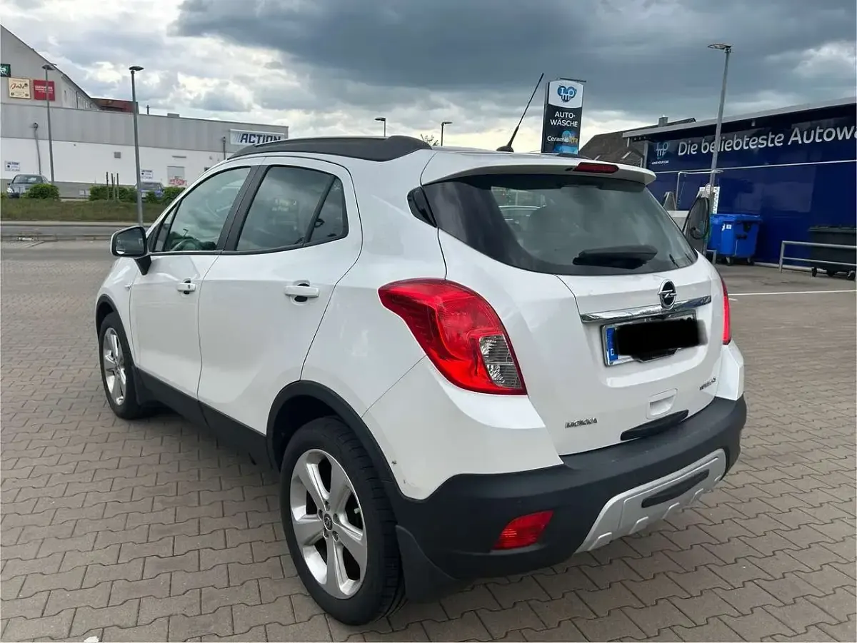 Gebraucht Opel Mokka Edition 140 PS (102 kW) 2014 Cremeweiss/snow flake white SUV