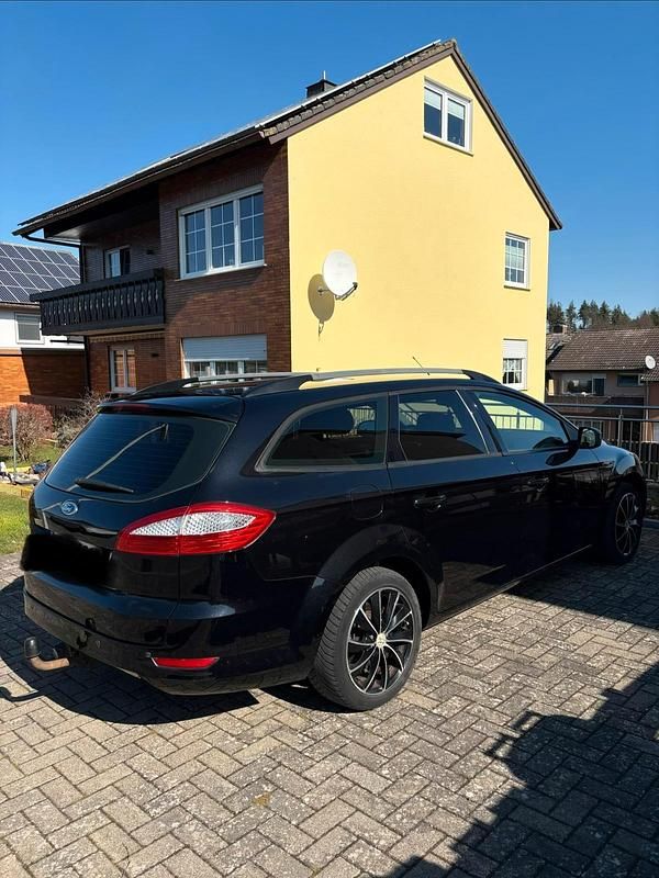 Gebraucht Ford Mondeo Trend 125 PS (91 kW) 2007 Schwarz Kombi