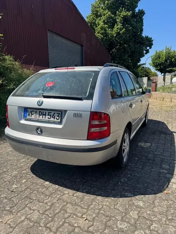 Gebraucht Skoda Fabia 75 PS (55 kW) 2004 Silber Limousine