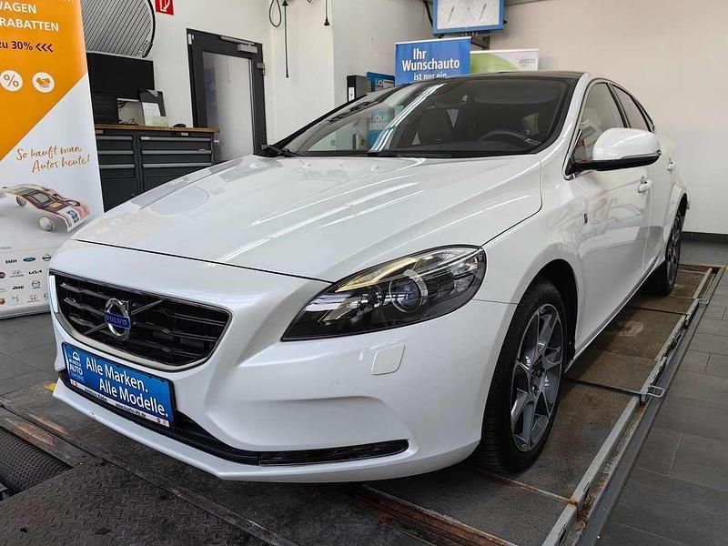 Gebraucht Volvo V40 Ocean Race 190 PS (139 kW) 2016 Weiß Kombi