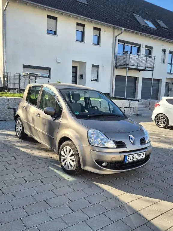 Second-hand Renault Modus Dynamique 101 CP (74 kW) 2009 Bej Monovolum