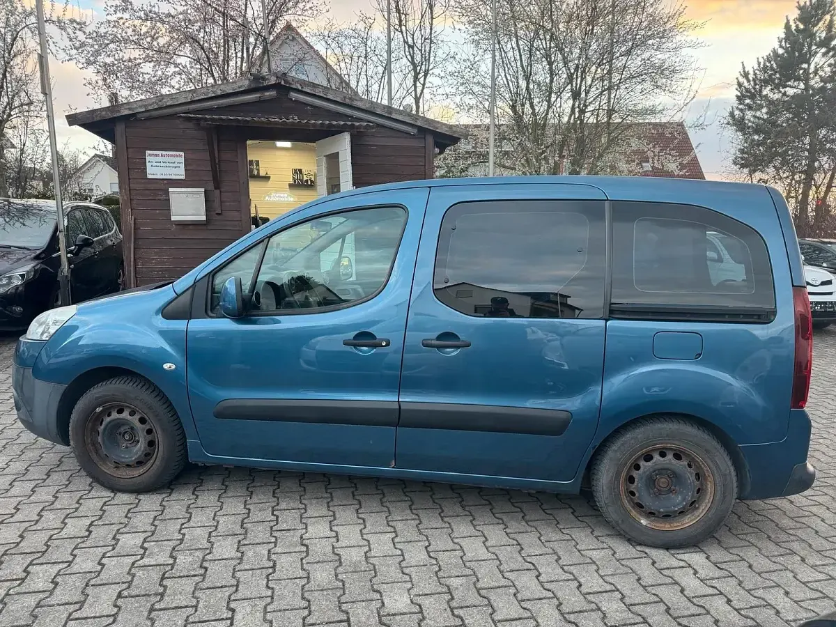 Gebraucht Peugeot Partner Tepee Active 92 PS (67 kW) 2013 Blau Van / Kleinbus