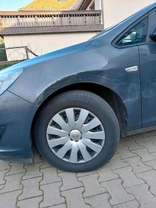 Gebraucht Opel Astra 110 PS (80 kW) 2015 Braun Limousine