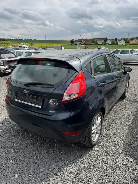Gebraucht Ford Fiesta Celebration 101 PS (74 kW) 2016 Blau Kleinwagen