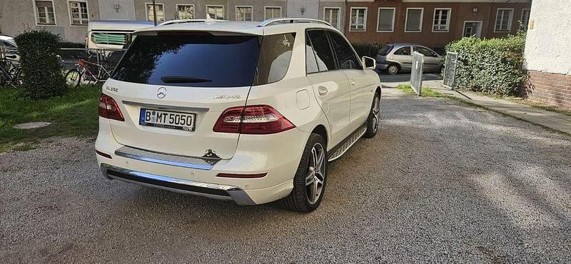 Weiß Gebraucht 2012 Mercedes ML350 SUV | 22.000 € (Teuer) - Bild 1/4