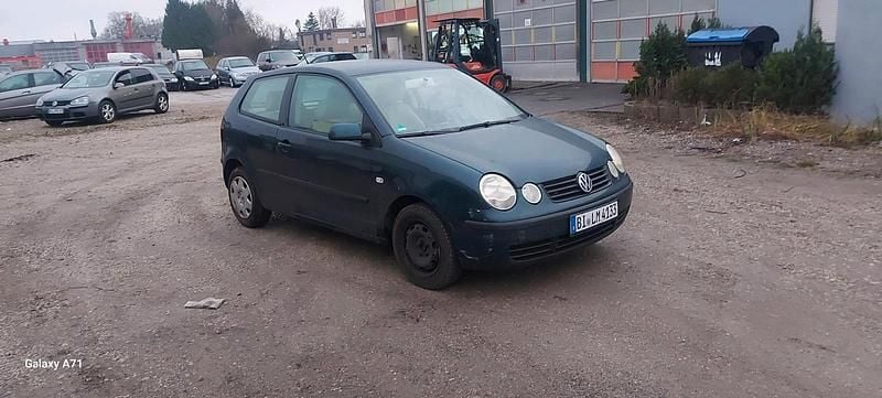 Grün Gebraucht 2000 VW Polo Kleinwagen | 900 € (Guter Preis) - Bild 1/4