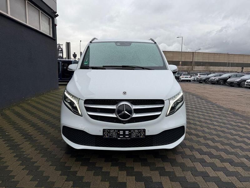 Gebraucht Mercedes V300 Avantgarde Edition 237 PS (174 kW) 2022 Weiß Van / Kleinbus